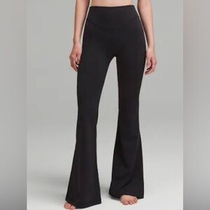 Lululemon Athletica Lulu Black Size 12 Yoga Exercise Fitness Activewear Pants